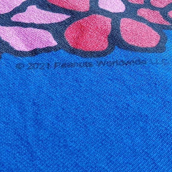 Woodstock Heart Graphic Tshirt - Picture 3 of 5
